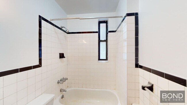 Foto del edificio - 415 E 73rd St