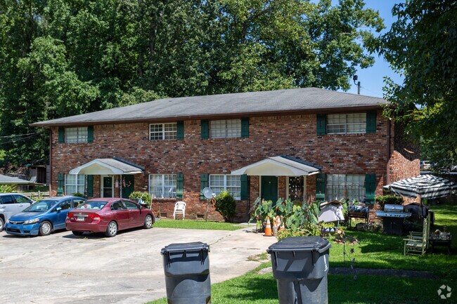 Foto del edificio - 6557 Raymond Dr