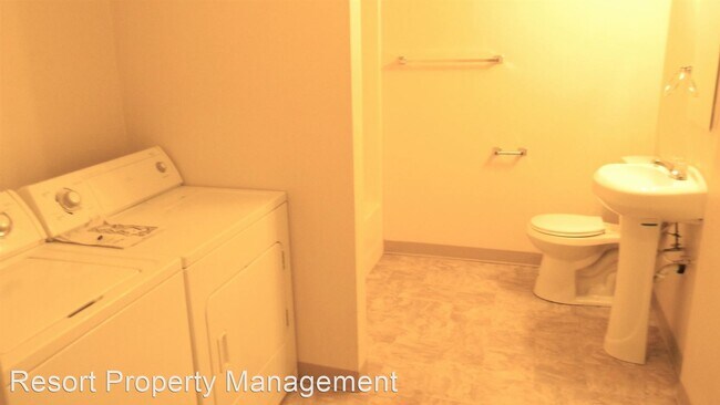 Foto del edificio - 4 br, 2 bath House - 590 N. Stephanie St.