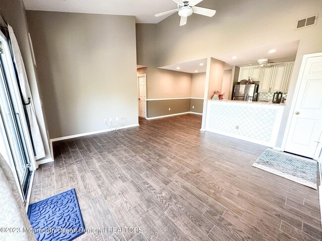 Foto del edificio - 2 Basset Ct