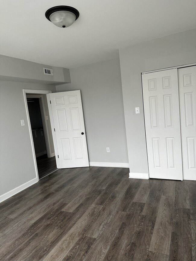 Bedroom 3 Entry - 9215 S State St