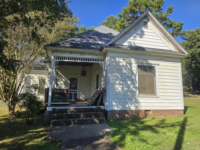 Building Photo - 505 Ave 2 NE