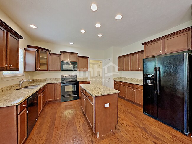 Building Photo - 6943 Calderwood Dr