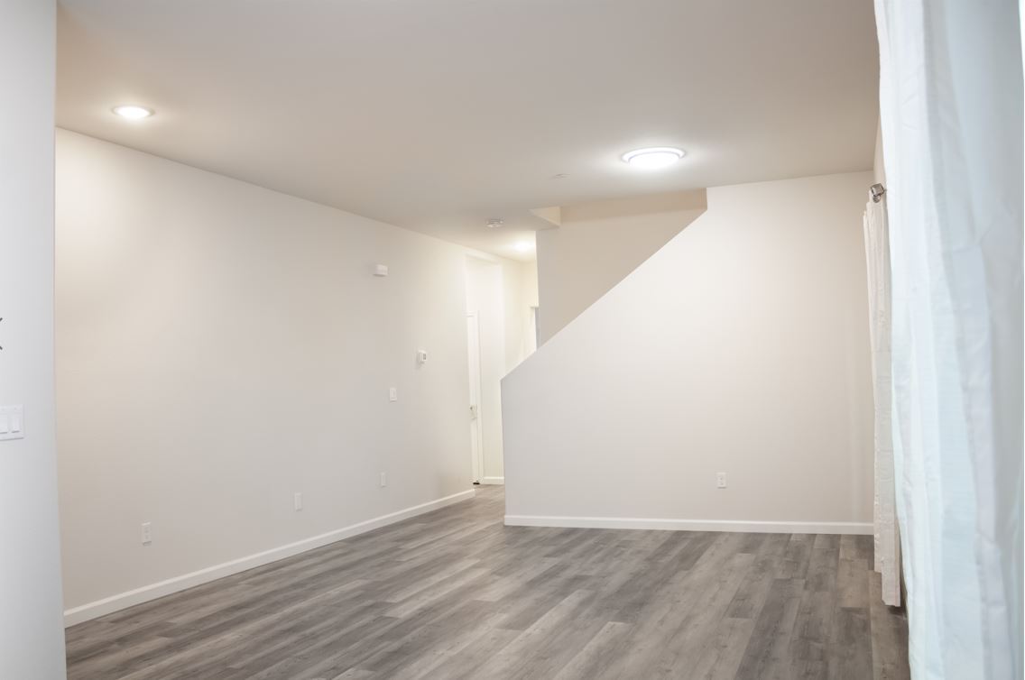 Primary Photo - 545 Barcelona Ct