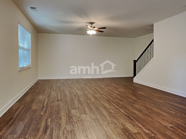 Building Photo - 5005 Hudson Valley Drive