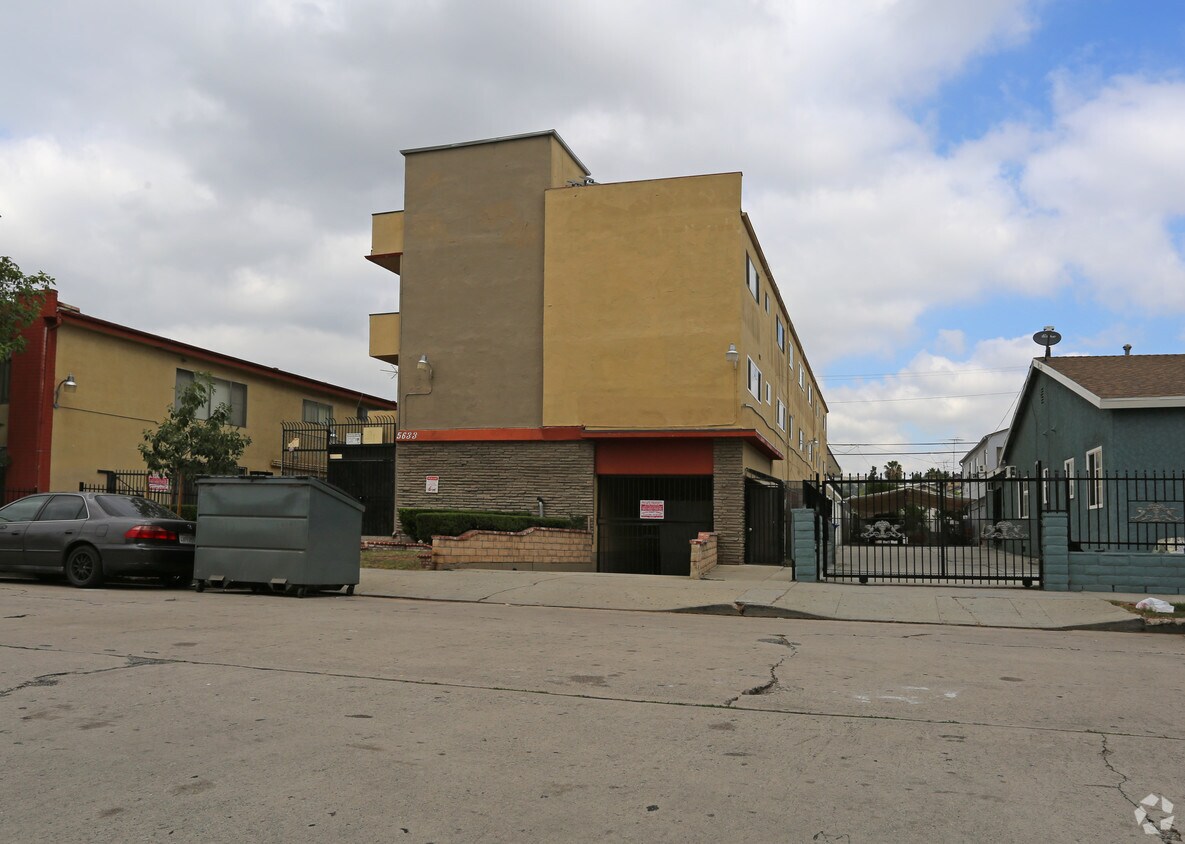 Building Photo - 5633 Virginia Ave