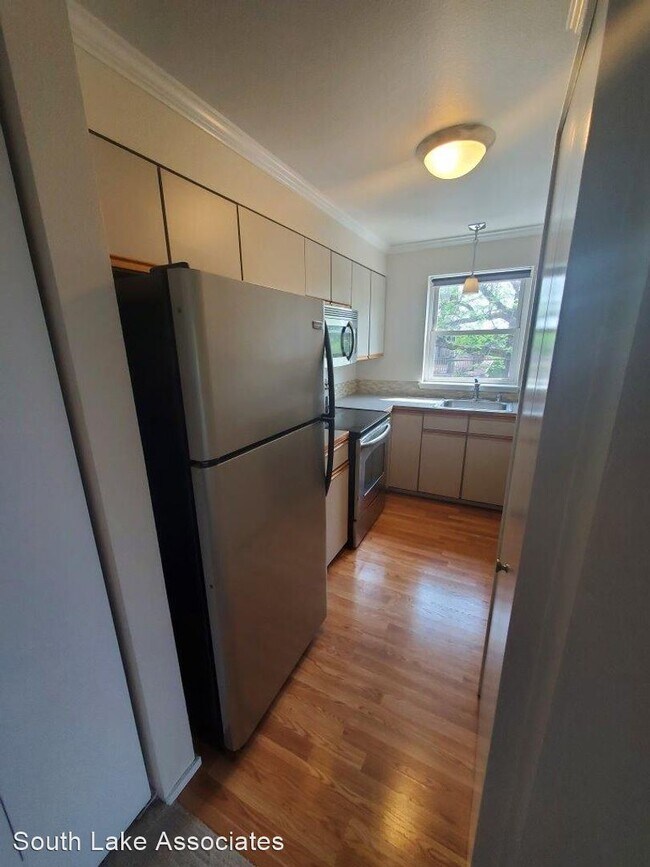 Building Photo - 1 br, 1 bath House - 160 Lee St #204