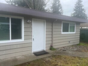 Building Photo - 3100 NE 18th St