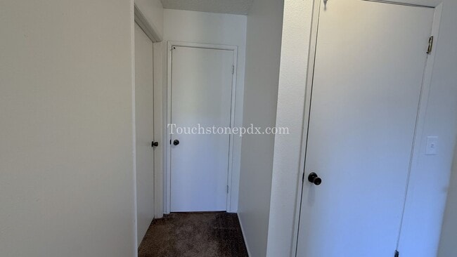 Building Photo - Charming 1-Bedroom Apartment in the Heart ...