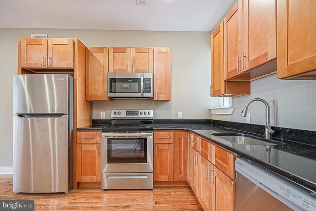 Foto del edificio - 915 Belmont Ave