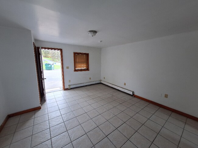 Foto del edificio - 2071 Ulster Ave