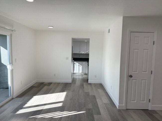 Foto del edificio - 1750 Karen Ave