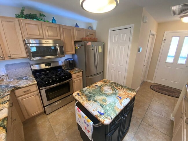 Building Photo - Beautiful Over Sized Turnkey SEASONAL Rent...