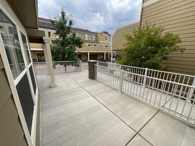 Foto del edificio - 3 Bedroom Townhome Available Near Dublin B...