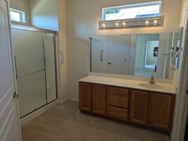 Foto del edificio - 398 Marigold Ln
