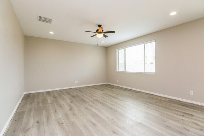 Building Photo - 4592 W Horsenettle Dr
