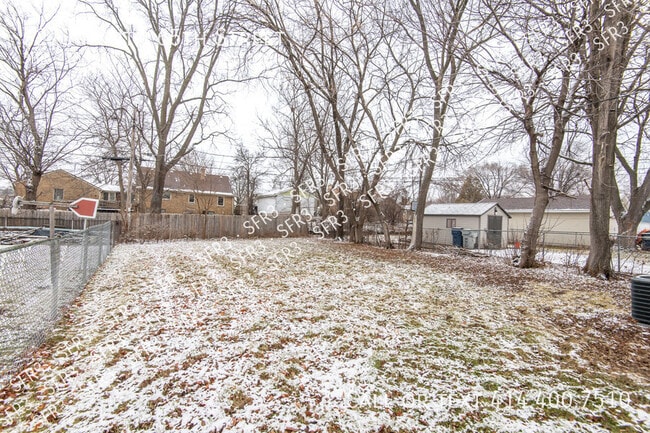 Building Photo - Renovated & Updated 3 Bedroom Home in Milw...