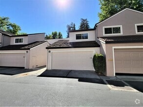 Building Photo - 2553 Lancaster Ct