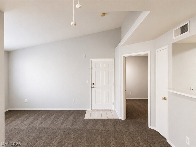 Foto del edificio - 2300 E Silverado Ranch Blvd