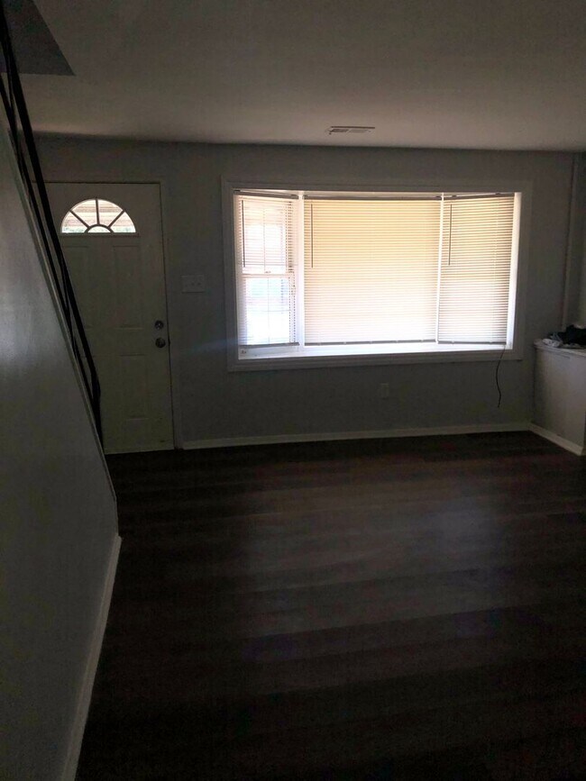 Foto del edificio - 3 Bedroom 1bath Southwest Baltimore