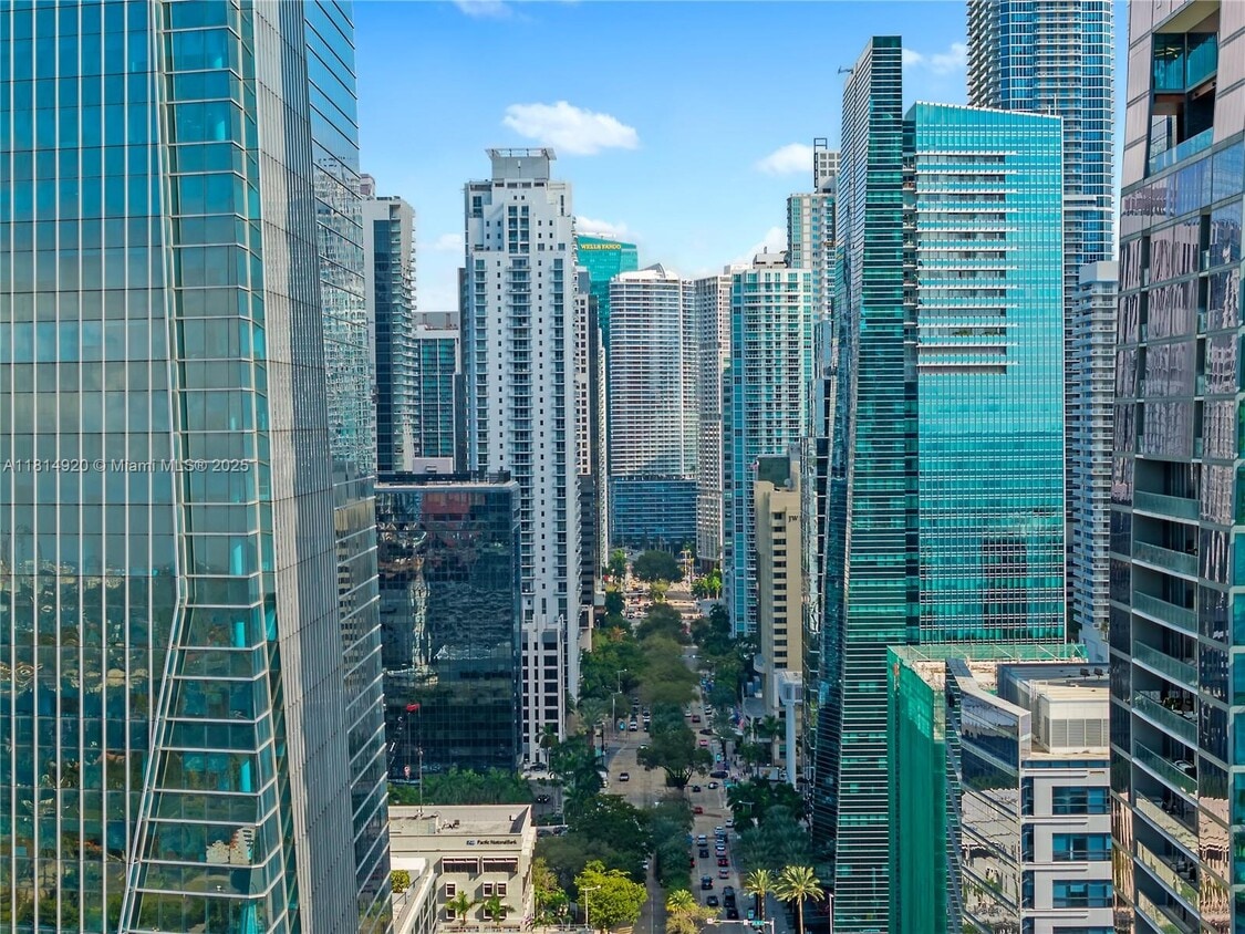 Primary Photo - 1060 Brickell Ave