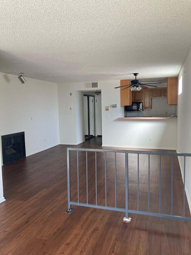 Foto del edificio - 12701 Moorpark St