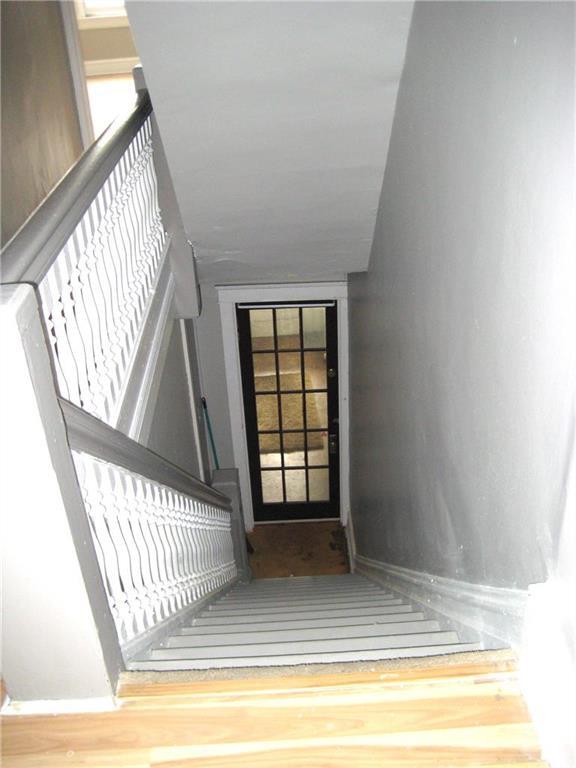 Building Photo - 113 E Broad St