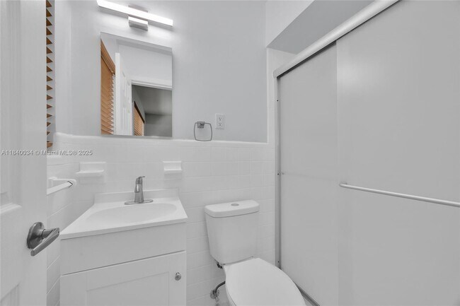 Foto del edificio - 922 Monterey St