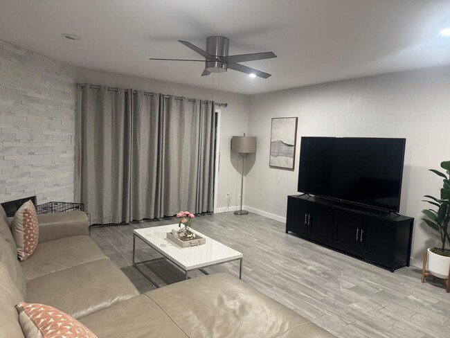 Foto del edificio - 7950 E Starlight Way