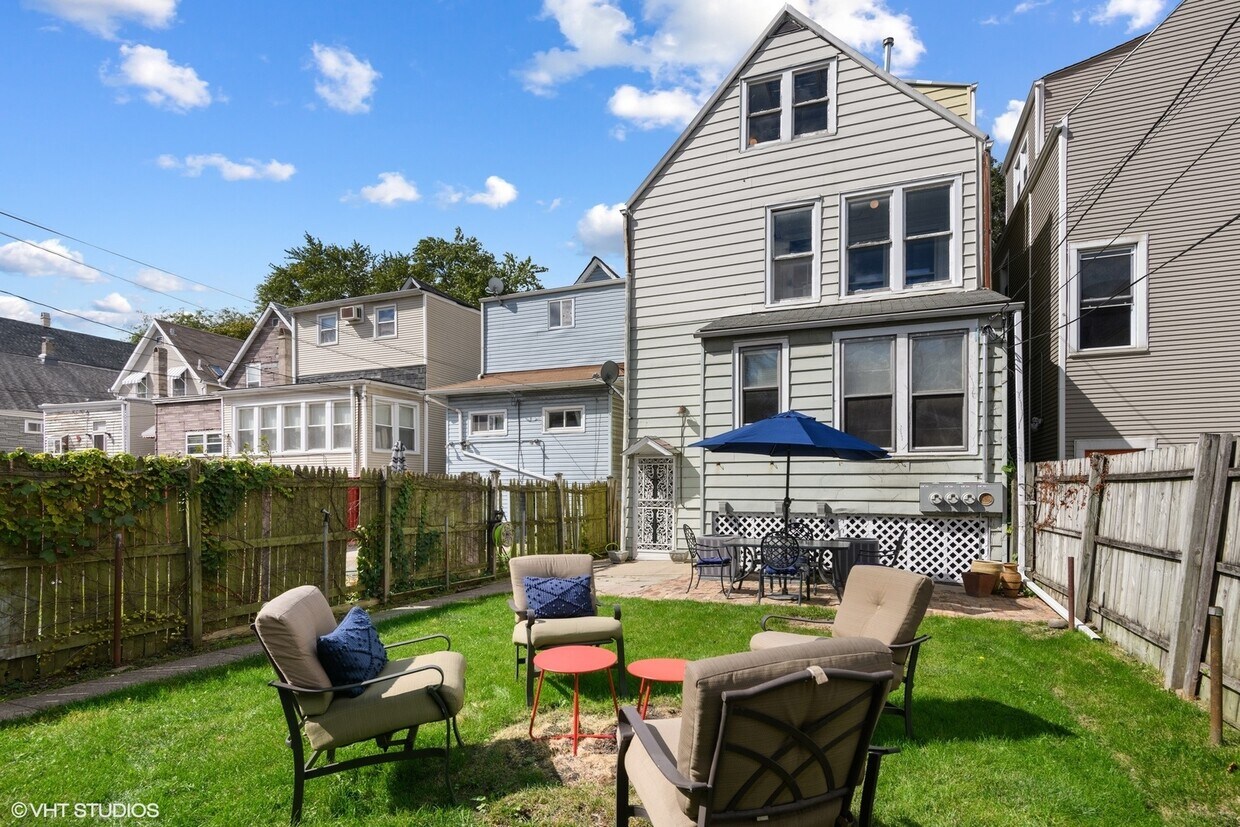 Primary Photo - 3125 N Bernard St