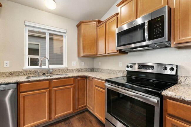 Building Photo - 422 Tahoe Dr