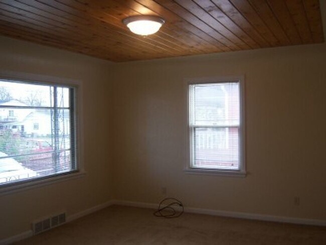 Foto del edificio - 424 Howard Ave