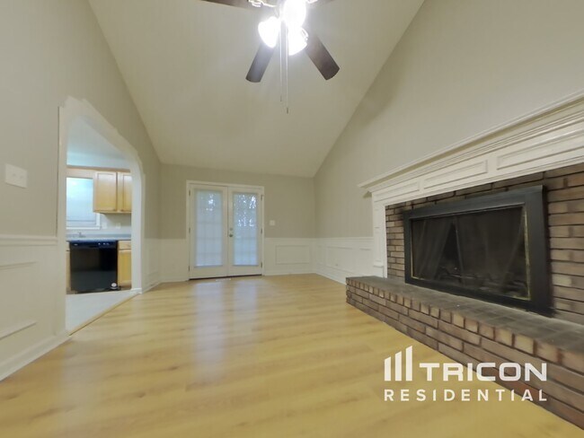 Building Photo - 1411 Wildwood Dr