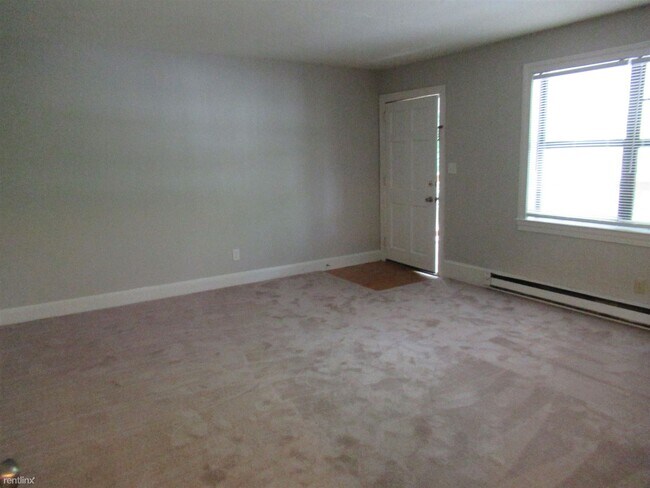 Foto del edificio - 2 br, 1 bath  - Hunting Ridge Apartments