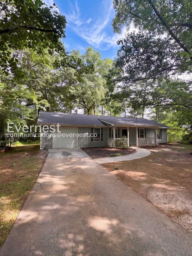 Building Photo - 413 Bob Wood Dr