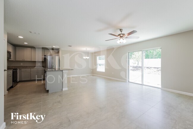 Foto del edificio - 513 Earhart Dr