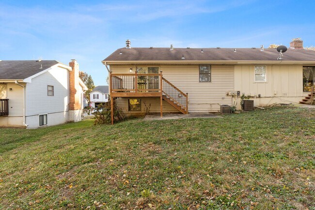 Foto del edificio - Just Listed! Step into one of the Northland’s most conveniently located gems!