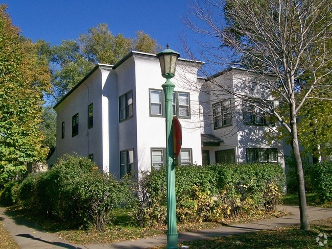 Building Photo - 2117 Selby Ave