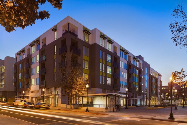 Building Photo - 150 S Taaffe St