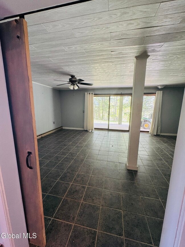 Building Photo - 5 Hemlock Cir