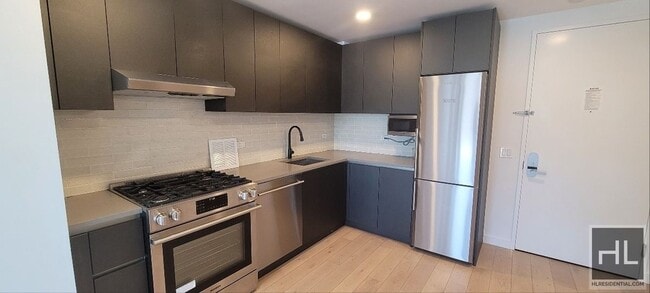 Foto del edificio - NORTHERN BOULEVARD