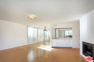 Foto del edificio - 809 S Bundy Dr