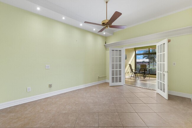 Foto del edificio - Waterfront Condo with Boat Dock