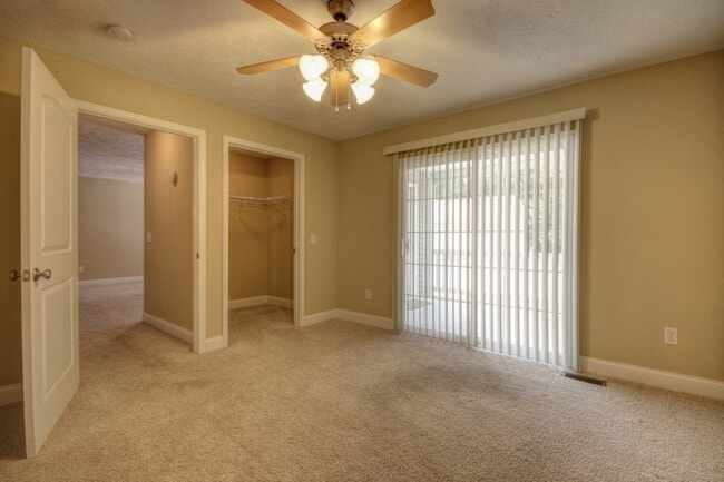Interior Photo - Fairlawn Village