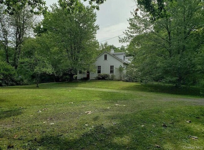 Foto del edificio - 717 Spring Lake Rd