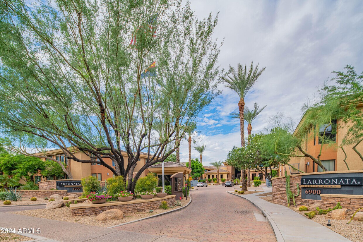 Foto principal - 6900 E Princess Dr