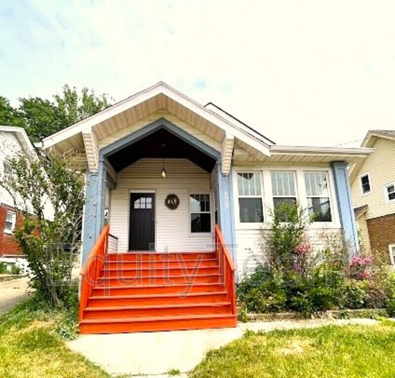 Primary Photo - 4020 St Martins Pl