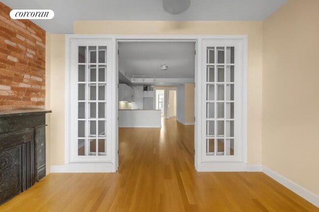 Building Photo - 215 Lewis Ave