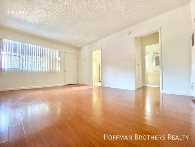 Building Photo - 3718 Mentone Ave