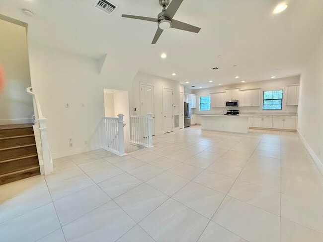 Building Photo - 3019 Franklin Pl